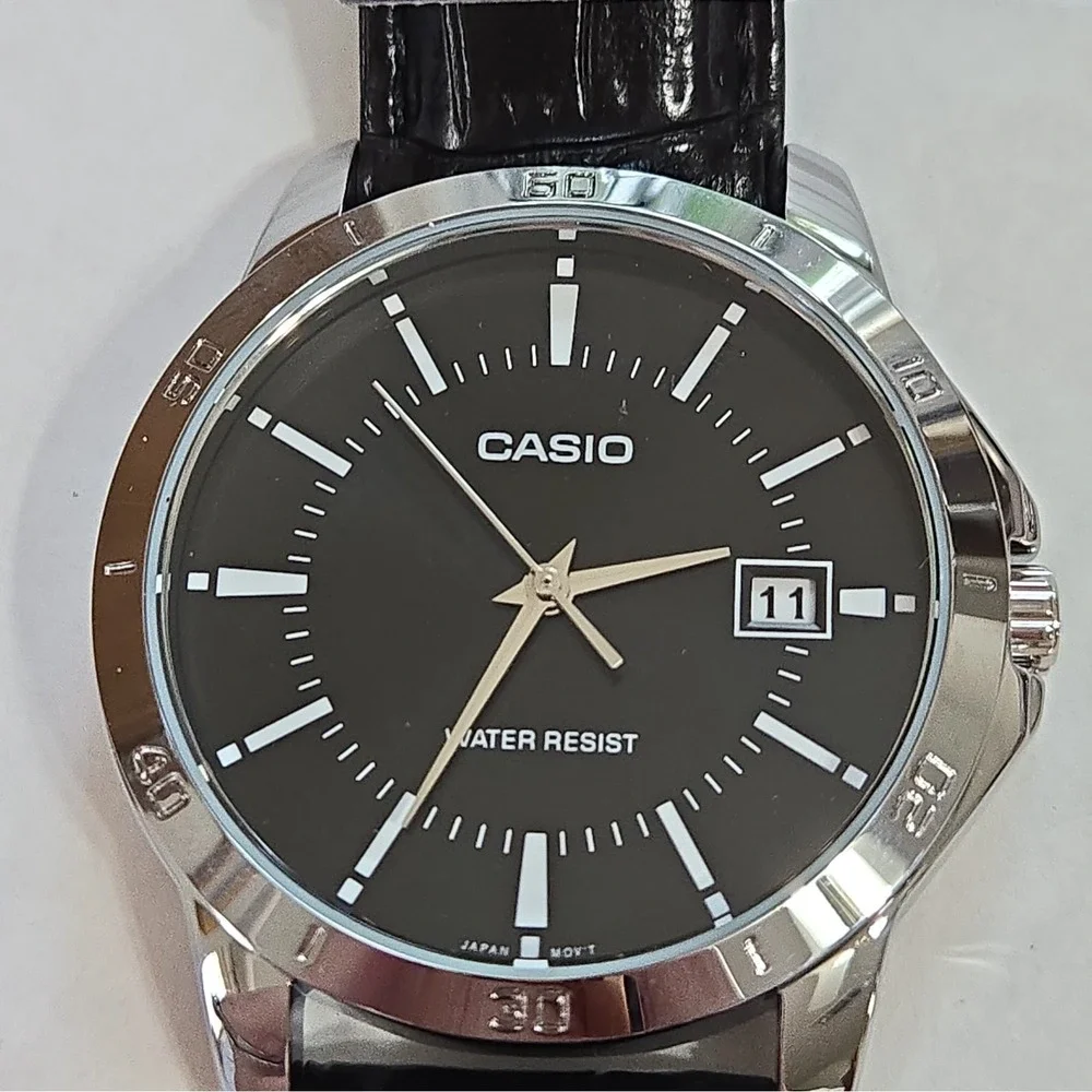 Casio men 42mm